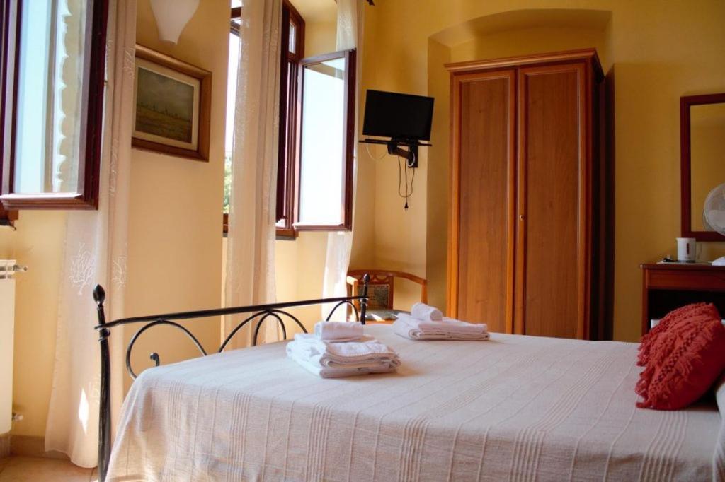 Villa Govi Diano Castello Exterior photo